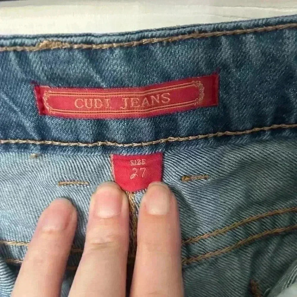 Cudi Jeans size 27. Distressed Denim Straight Jeans. Light wash. - Picture 9 of 13